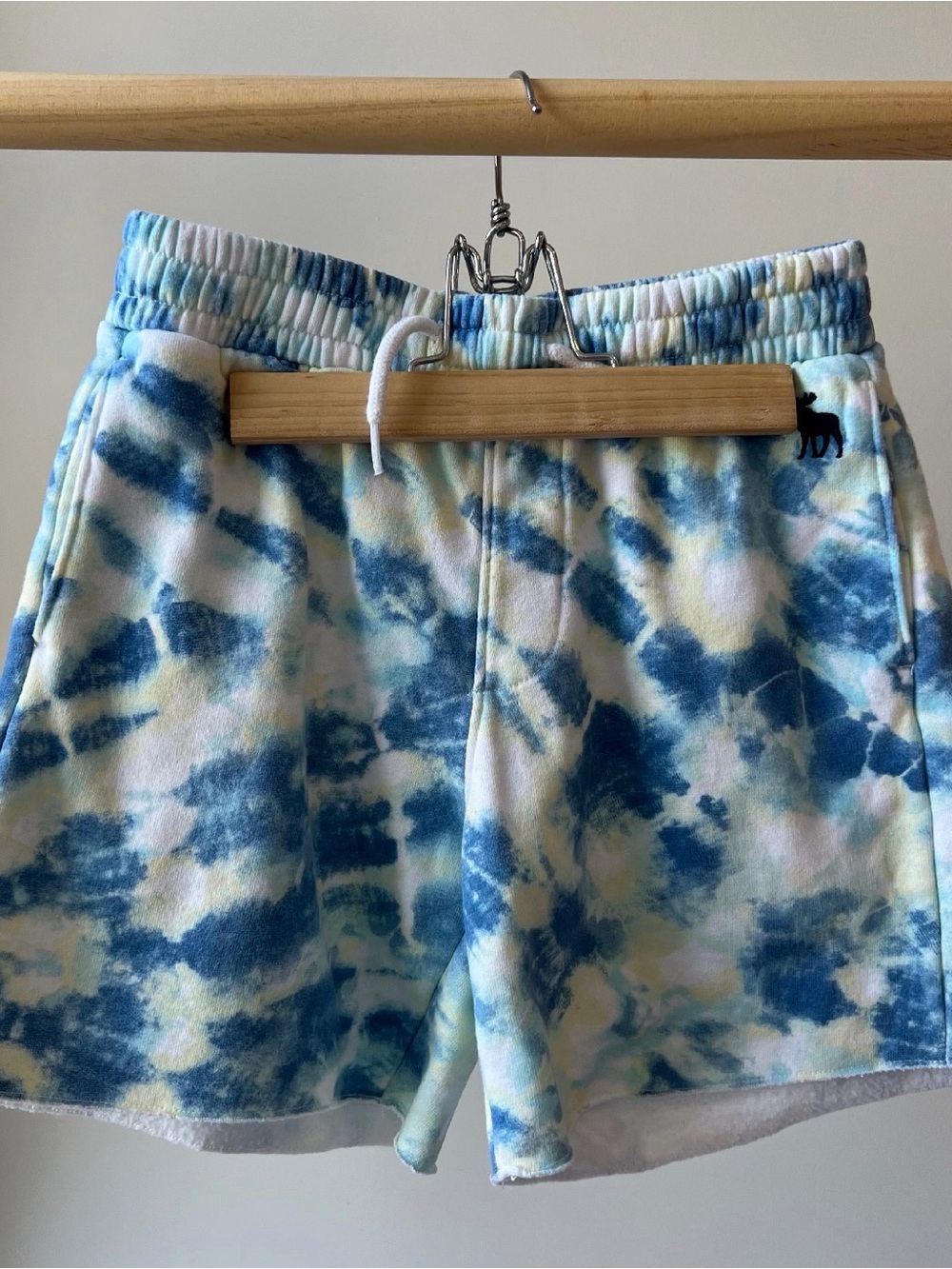 abercrombie kids Blue and Cream Tie-Dye Lounge Shorts Size 9/19